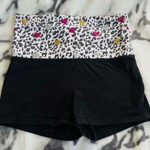 2003 VS PINK Y2K FOLDOVER Leopard Print Yoga Shorts with Metallic Hearts Size -M